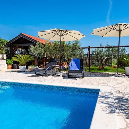 Apartment House Simoni With Pool, Zadar County Привлака Экстерьер фото