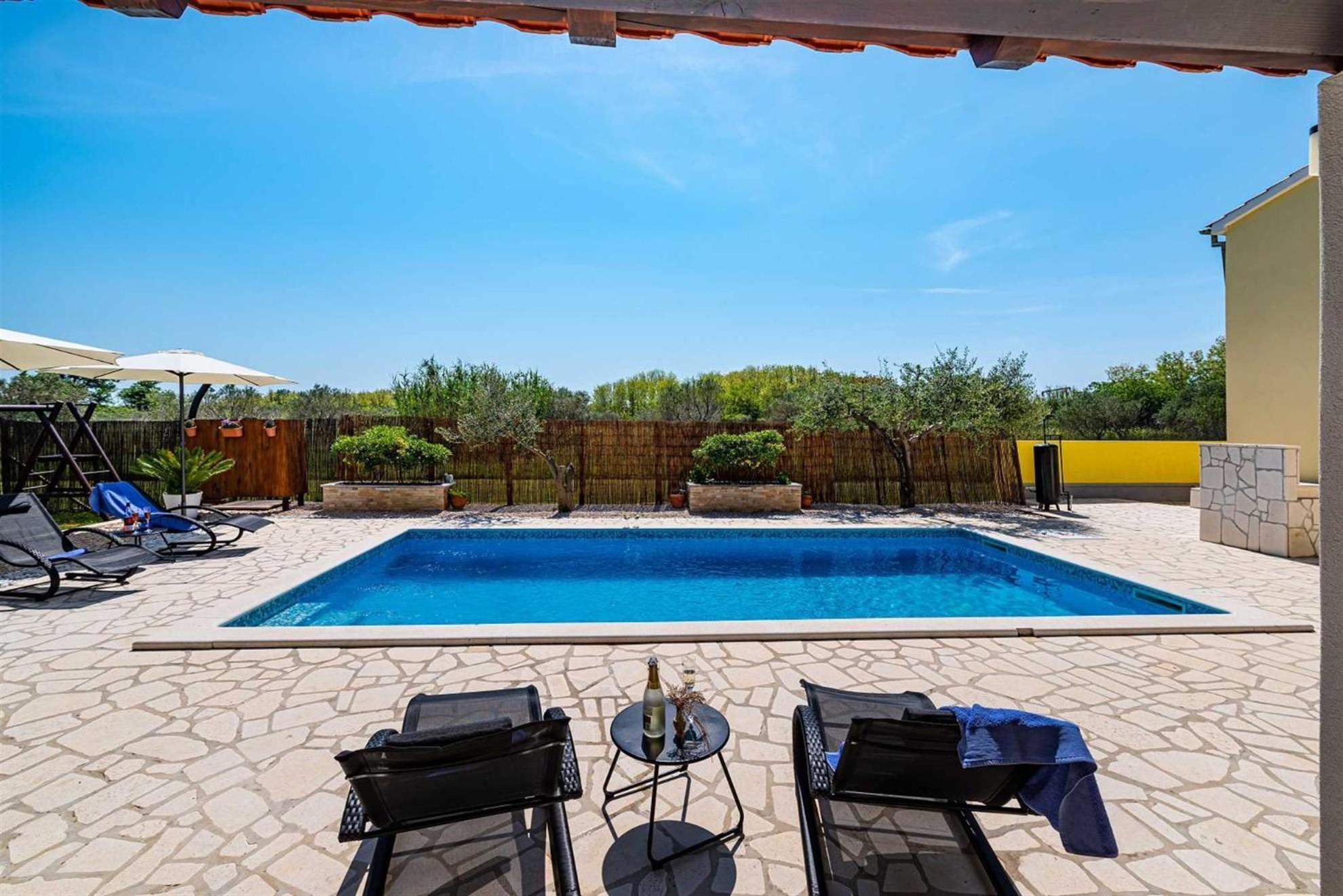Apartment House Simoni With Pool, Zadar County Привлака Экстерьер фото
