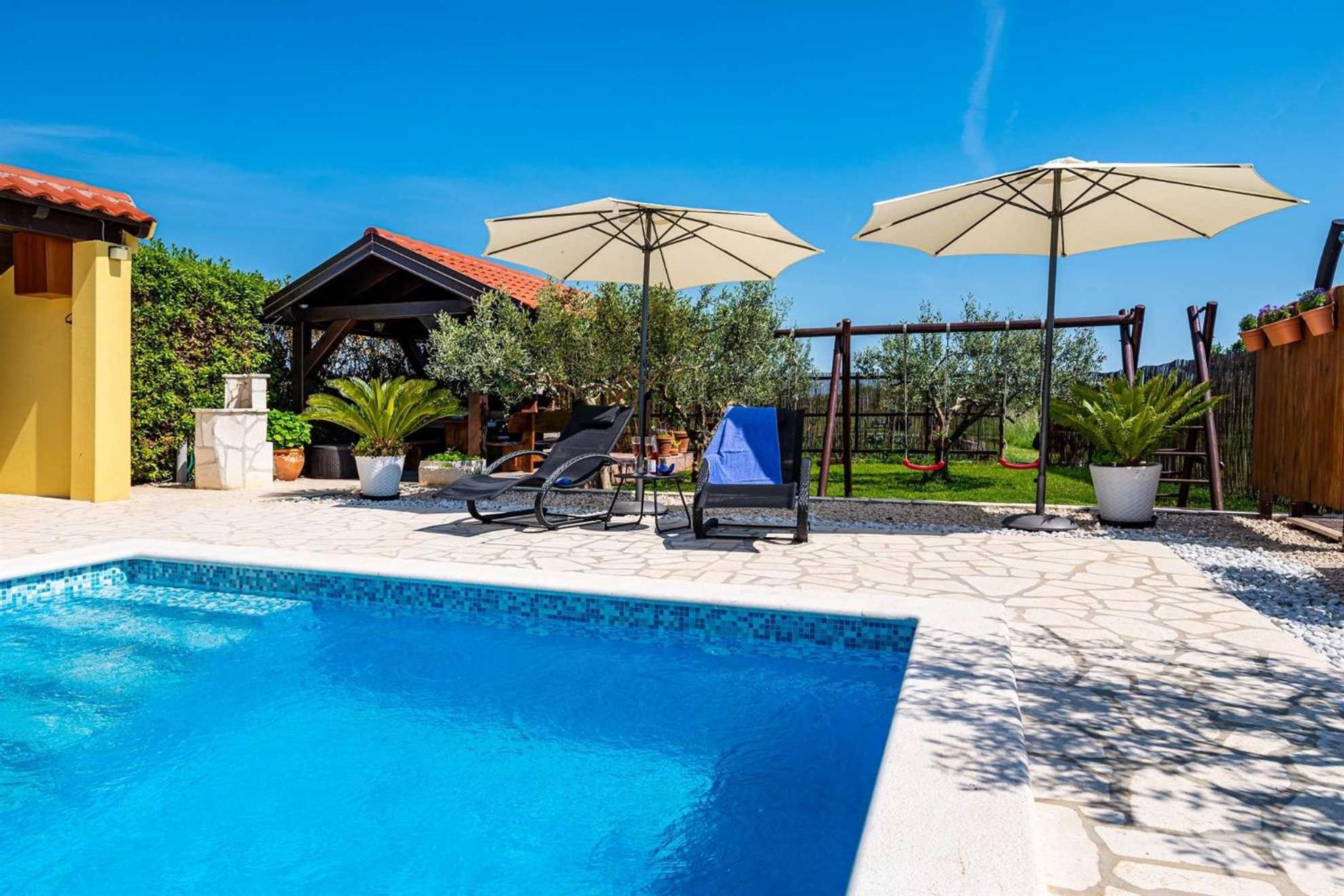 Apartment House Simoni With Pool, Zadar County Привлака Экстерьер фото